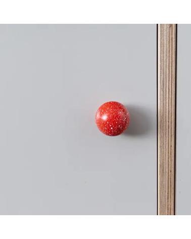 Botón de mueble de madera de haya rojo/blanco Mezcla diseño de tirador fijado en un mueble