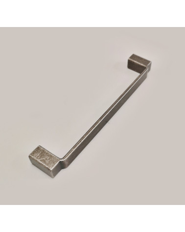 Tirador de mueble plata envejecida AMARO tirador de diseño vista de perfil