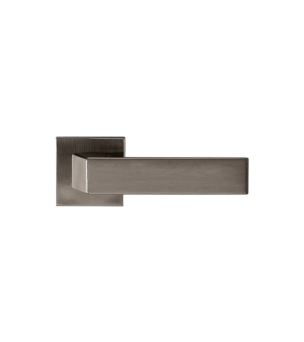Manilla de puerta clásica TUPAI 3033 Q - ferretería de diseño