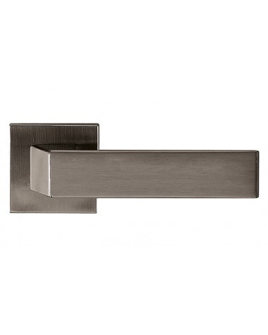 Manilla de puerta clásica TUPAI 3033 Q - ferretería de diseño