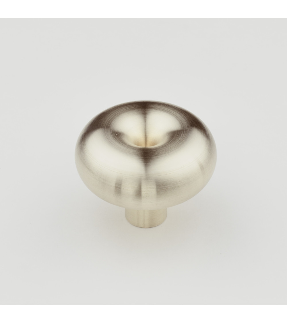 Botón de mueble de latón modelo 09 donut