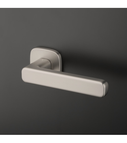 Tirador de puerta níquel satinado IXIA diseño