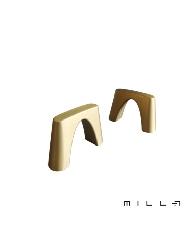 Tirador de mueble oro mate SID tirador diseño vista en perspectiva sobre fondo blanco
