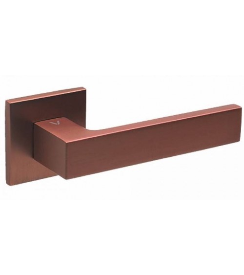 Tirador de puerta color cobre WARNA tirador de diseño