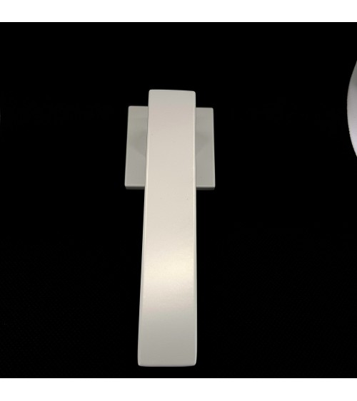 Tirador de puerta color blanco WARNA tirador de diseño