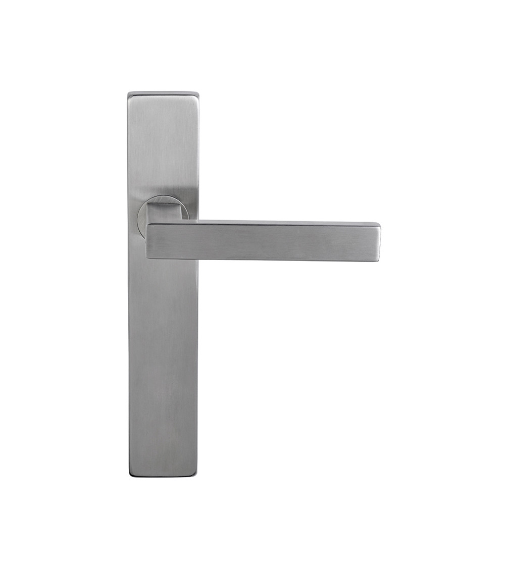 Tirador Majestea de acero inoxidable sobre placa rectangular BDC
