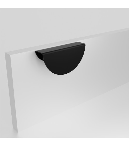 Tirador de mueble negro mate ZORIA en el frente diseño