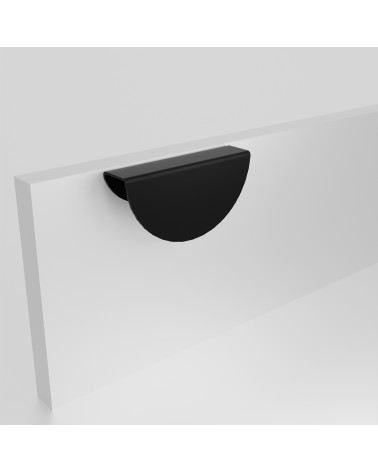 Tirador de mueble negro mate ZORIA en el frente diseño
