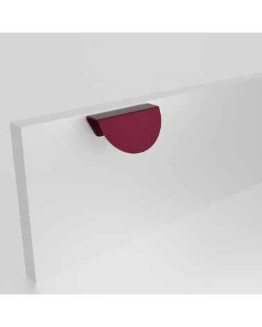 Tirador de mueble burdeos ZORIA oblicuo tirador de diseño