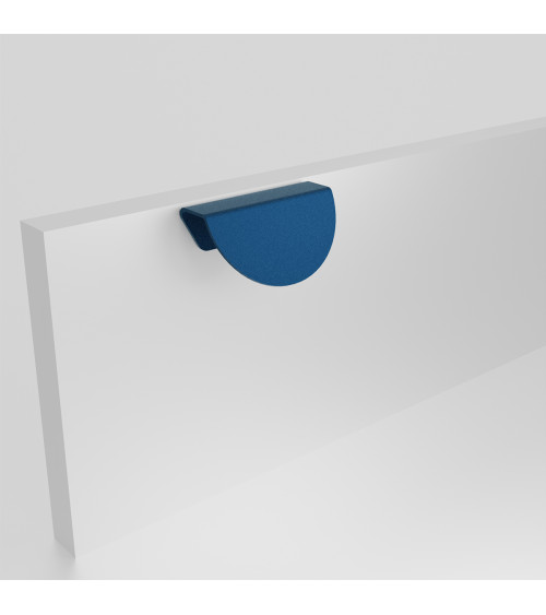 Tirador de mueble azul marino ZORIA oblicuo tirador de diseño