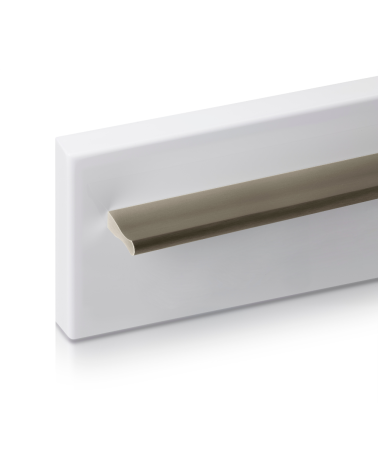 Tirador de mueble anodizado cepillado AVERE tirador de diseño fijado en un panel