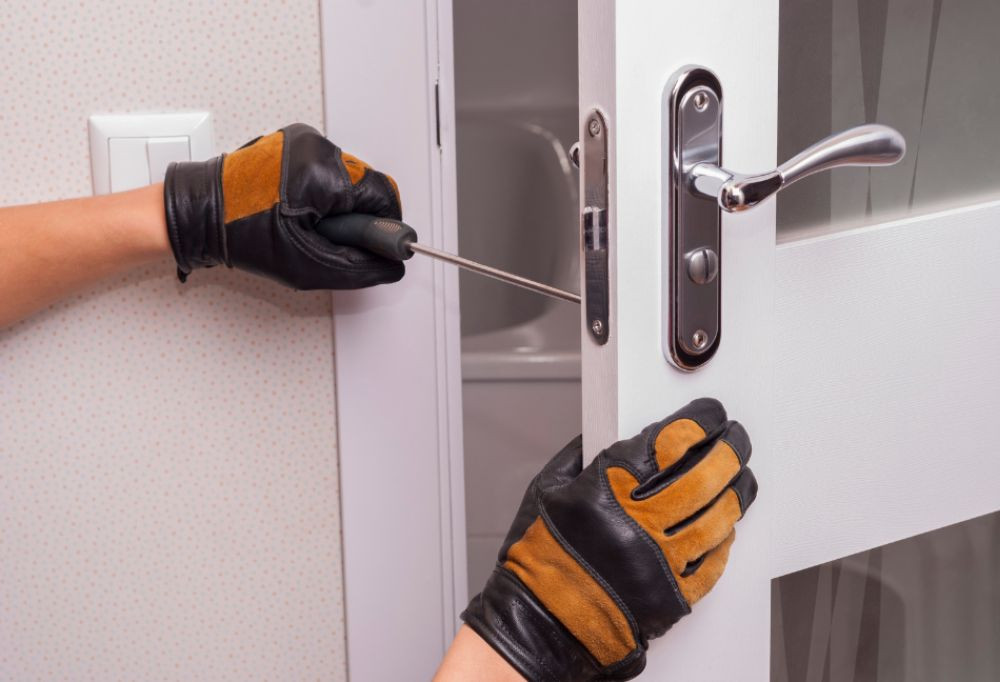 ¿Cómo instalar su herraje de puerta como un profesional?